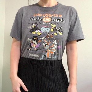 disney “tricks & treats” halloween t-shirt